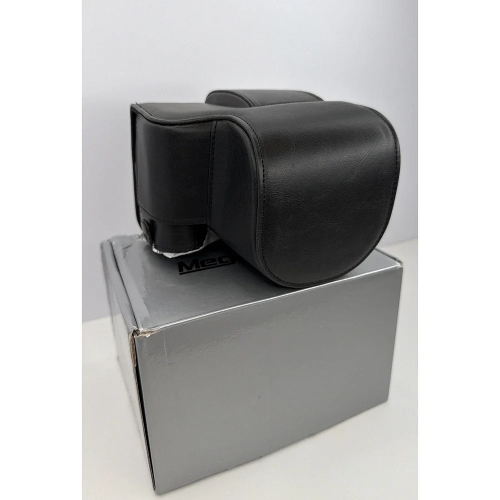 Megagear MG1678 Ever Ready Leather Camera Case -New